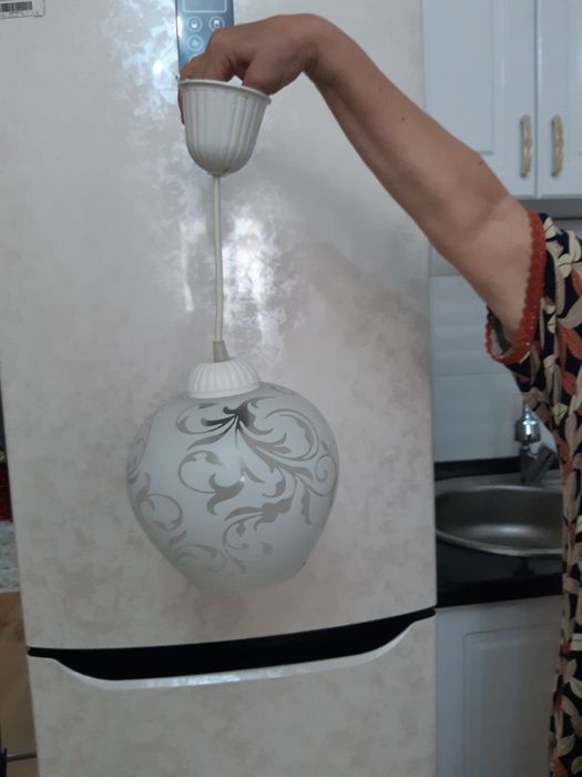 Продаю люстры . Торг есть. в отличном состоянии