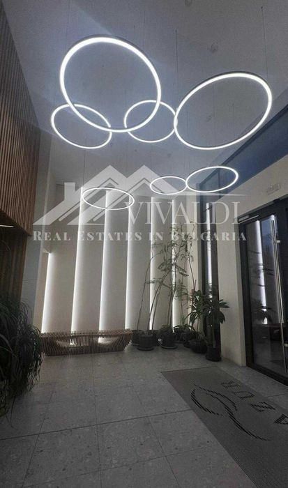 Продава се Тристаен апартамент в к.к. Св.Св. Константин и Елена - 107 кв.м за 1812 €/кв.м - Снимка #1