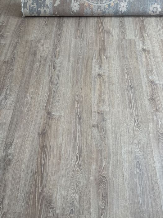 Ламинат в отличном состоянии.