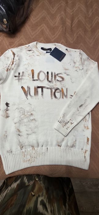 Pulovăr  Lv măsură L model nou superb..