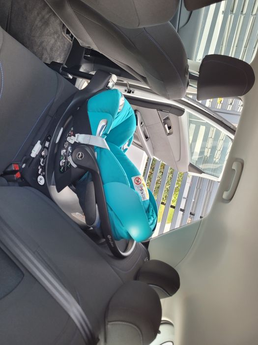 Carucior Cybex  3 in 1 + Izofix mașina pentru scoica