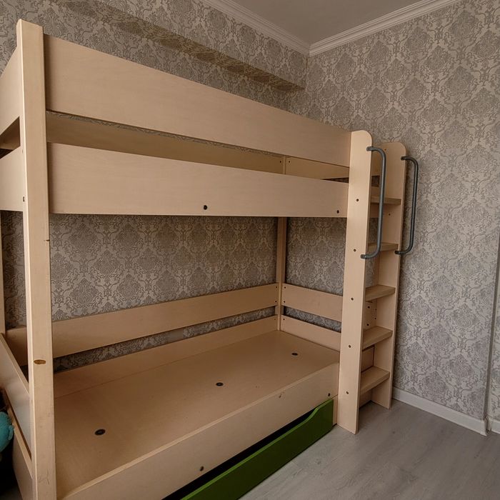 Кровать двухярусная