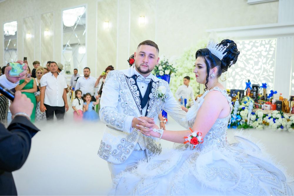 Vand rochie de mireasa