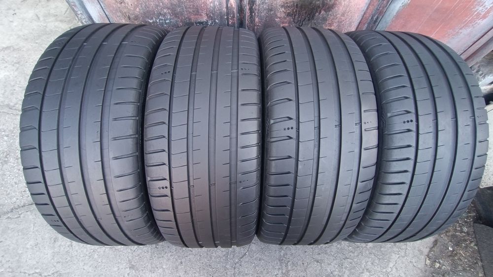 235/45/18 Michelin Дот 4723
