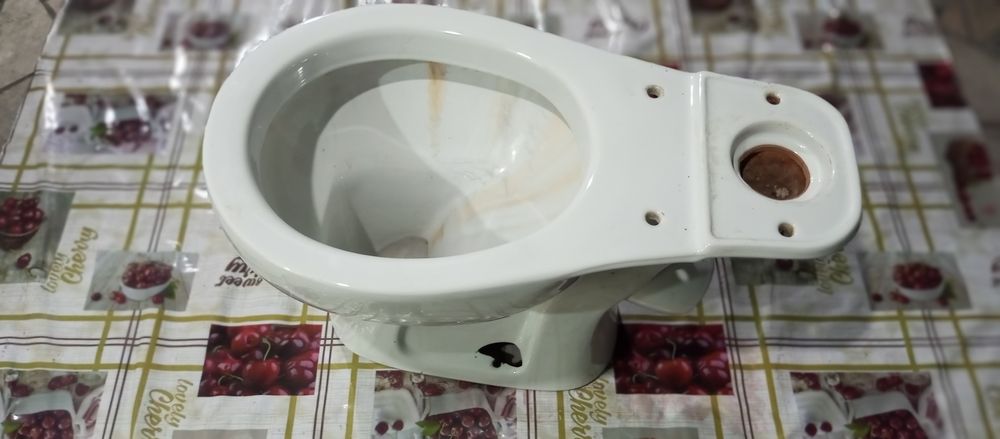 Продам унитаз на времянку