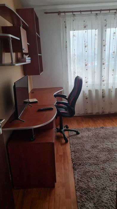 Inchiriez apartament