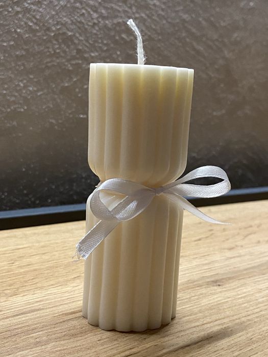 Lumanare din ceara naturala de soia lucrata manual