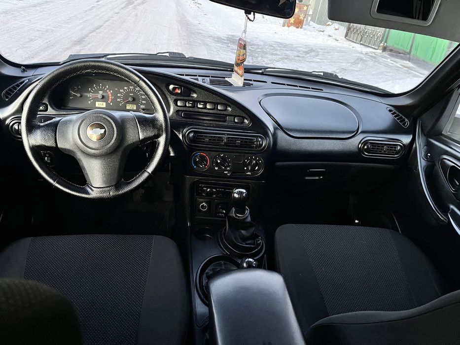 Нива Шевроле 2010 год