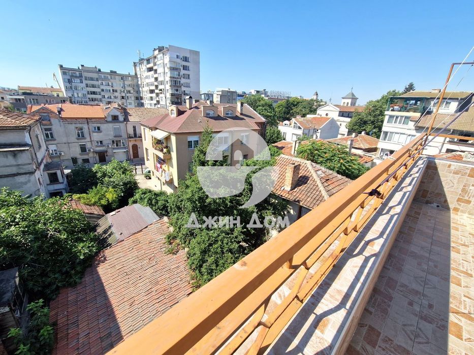 Продава се Тристаен апартамент в Бургас, Център - 60 кв.м за 1105 €/кв.м - Снимка #4