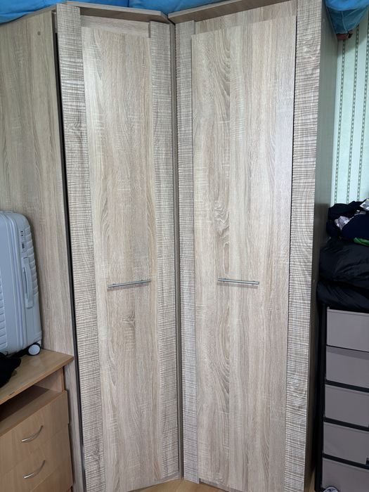 Мебель шкаф углавой