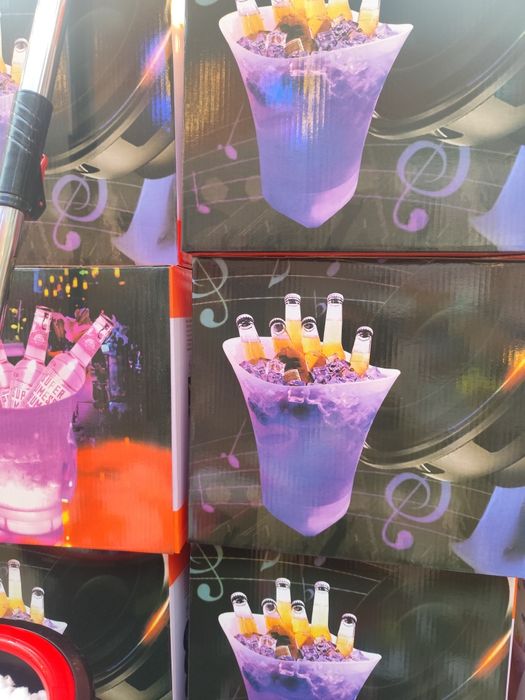 Frapiera cu muzica și lumini