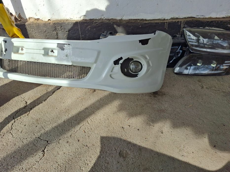 Продам бампера и фары