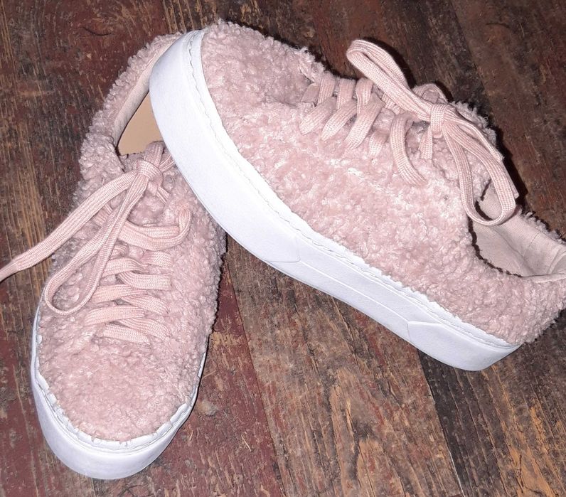 Страхотни кецове ZARA 35 номер