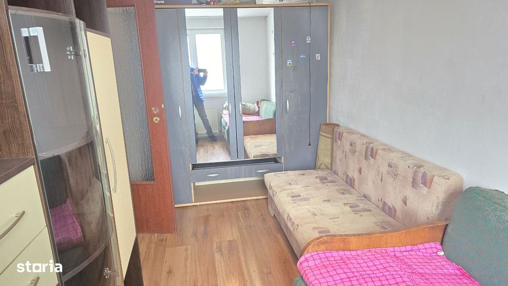 Vand apartament 3 camere in Deva,  Piata Victoriei, etaj 3, mobilat