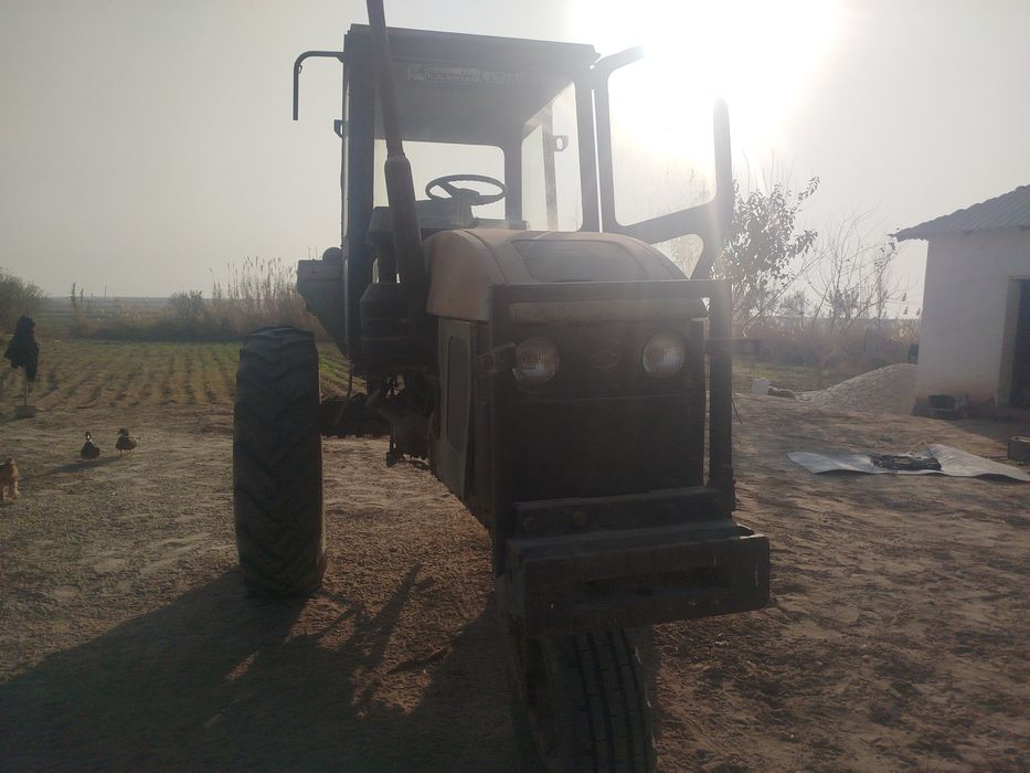 Traktor TTZ srocni sotiladi