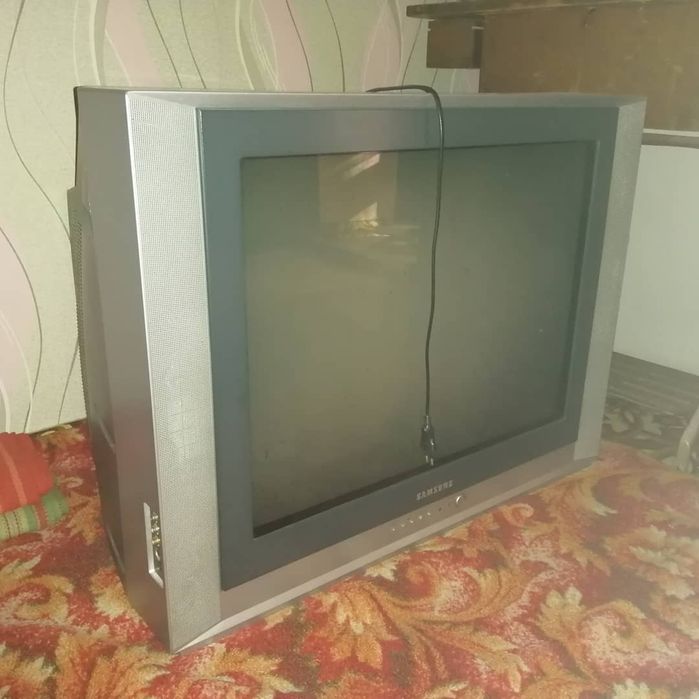 Продаю цветной телевизор.