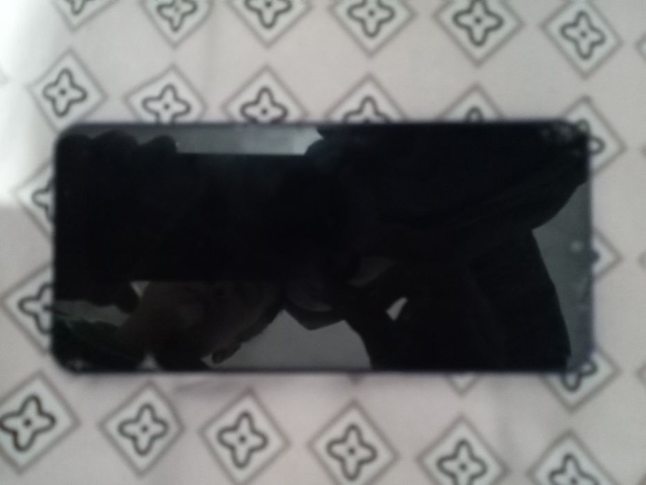 redmi 9  xotirasi 32 ga 3 telfon chotki ishlaydi versiya 13