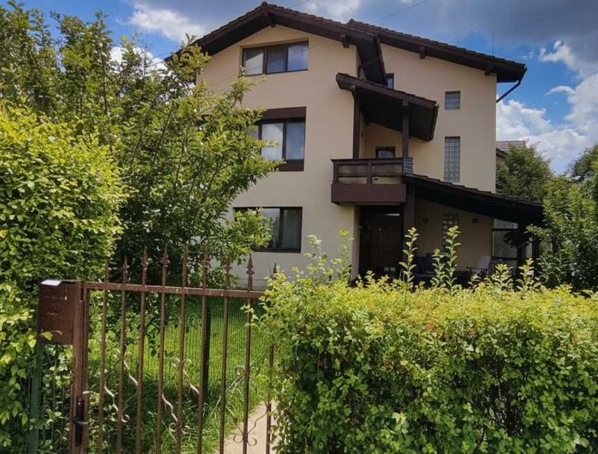 Inchiriez Vila in Moara de Vant 350mp 8 camere, >10 pers.cu factura