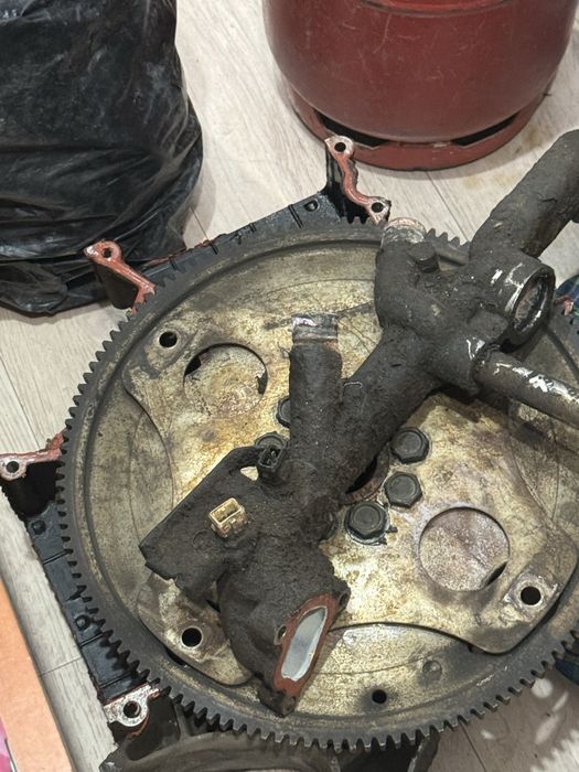 Проодам запчасти на БМВ е 38 и 36 бмв