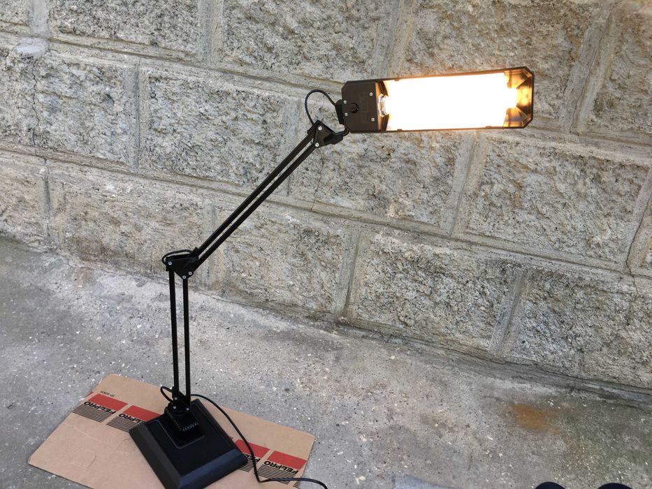 настолна лампа от Дания