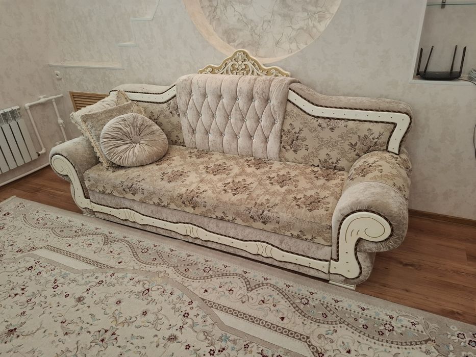 Диван    для зала