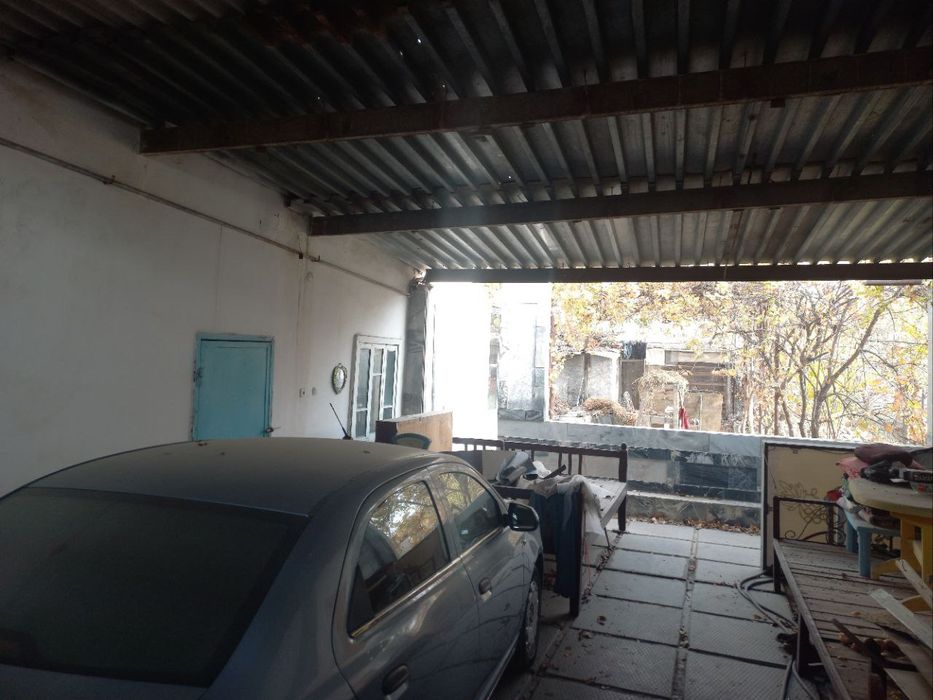 Продаётся дача на спутнике.