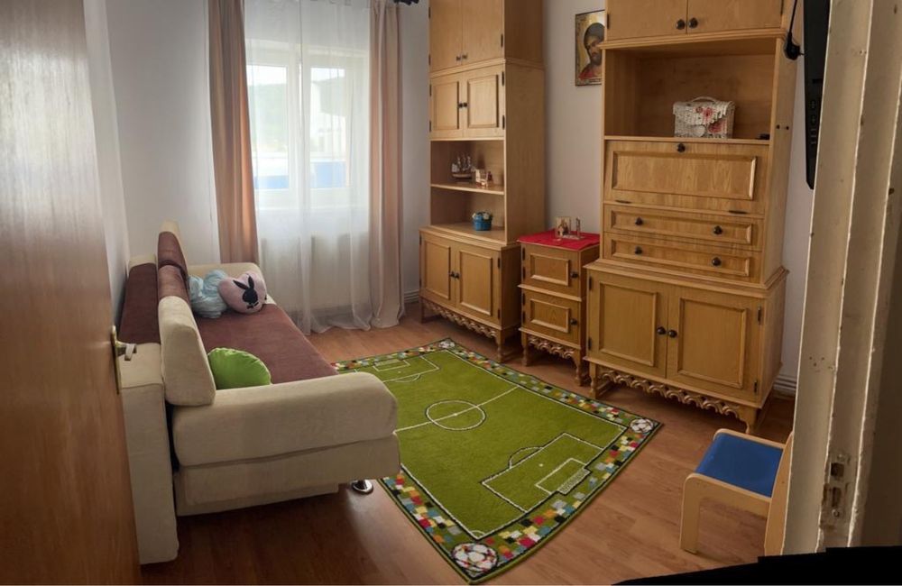 Apartament de vanzare- 3 camere