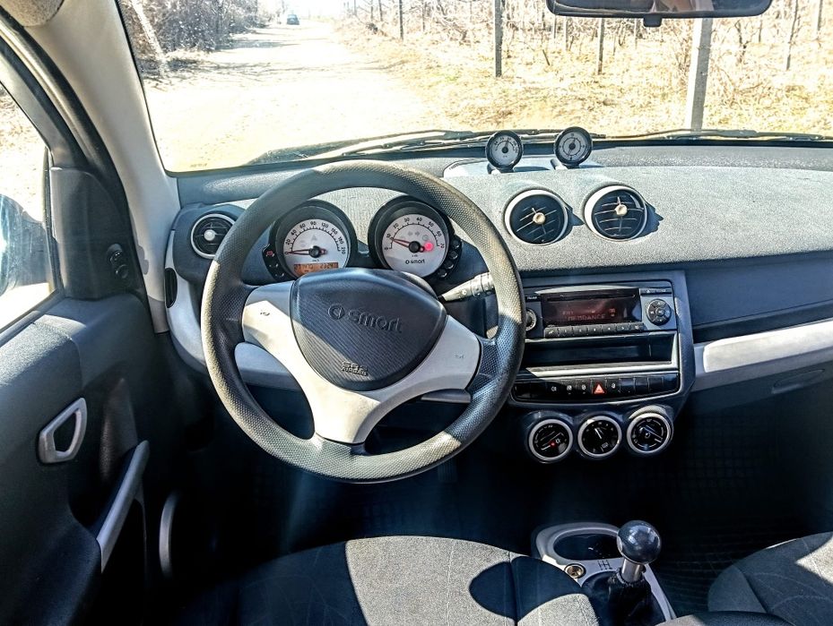 Vând Smart FourFour 1.3