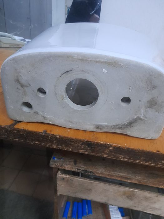 Бачонок унитаза .