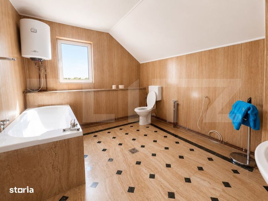 Ansamblu cu 3 locuinte, teren 1.700 mp, ideal investitie