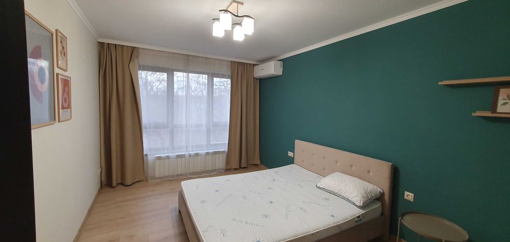 Дава се под наем Многостаен апартамент в Пловдив, Център - 140 кв.м за 1495.83 € - Снимка #6