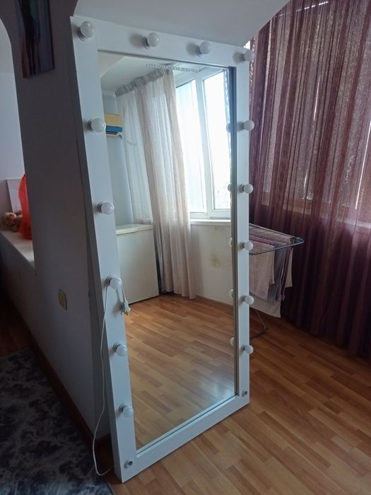Зеркало с подсветкой
