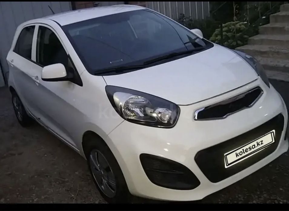 Купить б/у Kia Picanto II 1.0 MT (69 л.с.) бензин механика в Ульяновске: красный