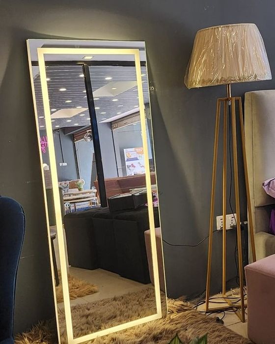 Зеркала с LED подсветкой и без подсветки
Зеркало с подсветкой