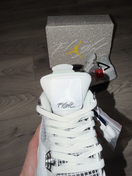 Jordan 4 Frozen