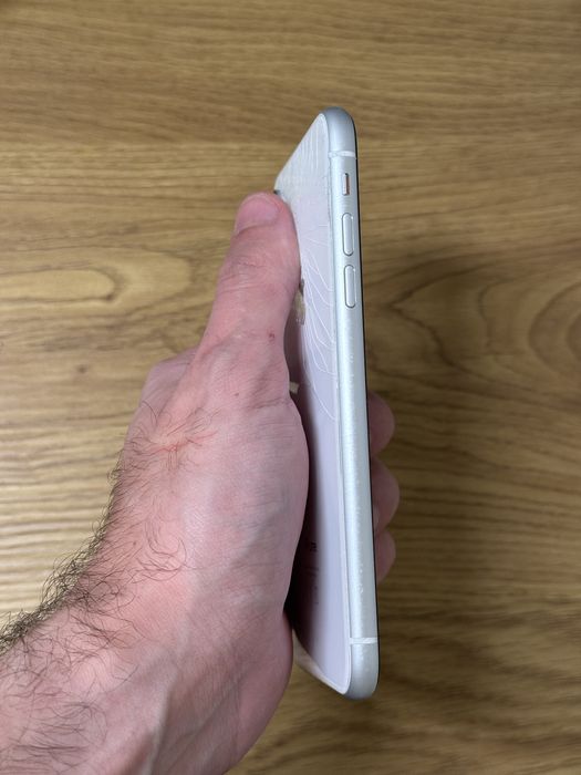 iPhone XR 64gb White battery 80%