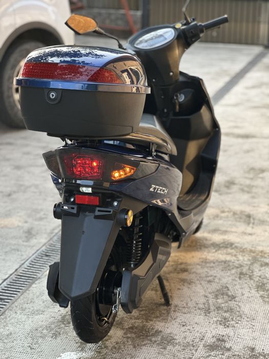 Vand scuter electric