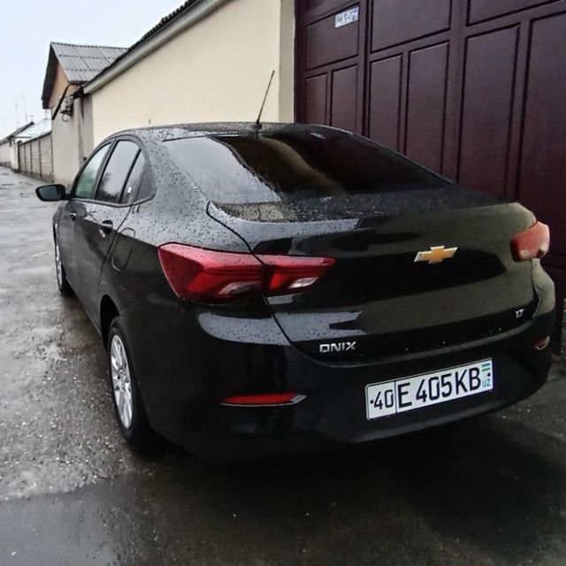 Onix sotiladi 3pozitsiya 2023 /2024 yili 3000 probeg kraska tozza