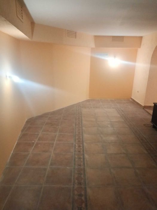 Дава се под наем Заведение в Разград, Център - 90 кв.м за 663 € - Снимка #1