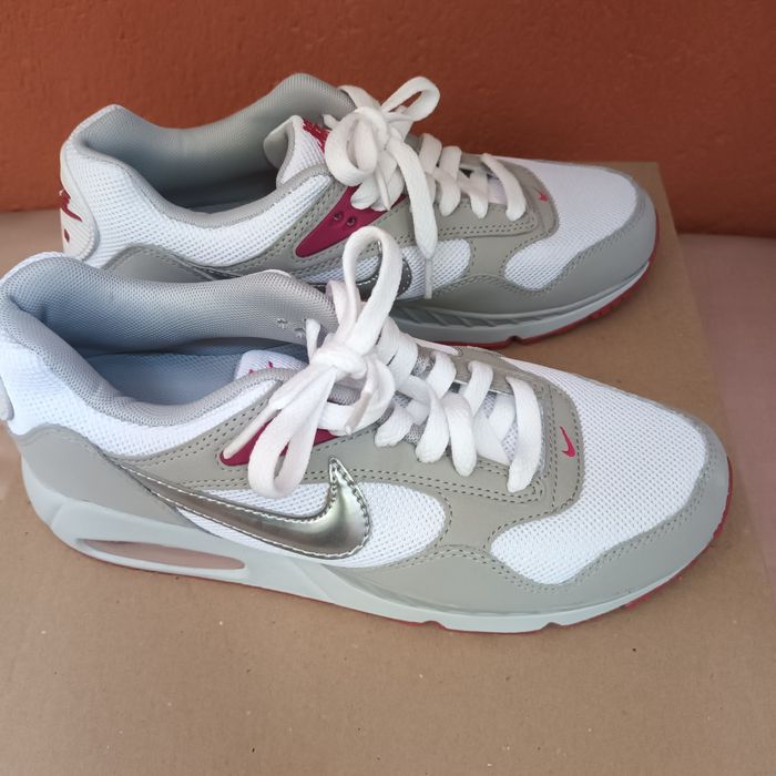 Дамски маратонки Nike Air