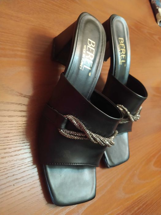 женские тапочки на каблуке