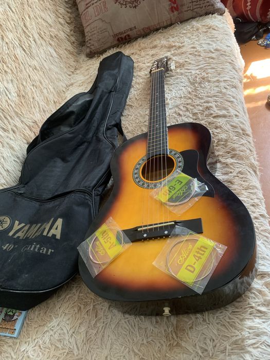 Продам гитару новая