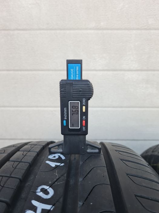 Летни гуми 2 броя PIRELLI Cinturato P7 235 40 R19 дот 1818