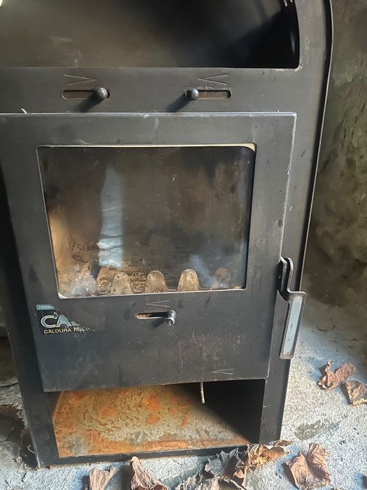 Șemineu pe lemne de vanzare