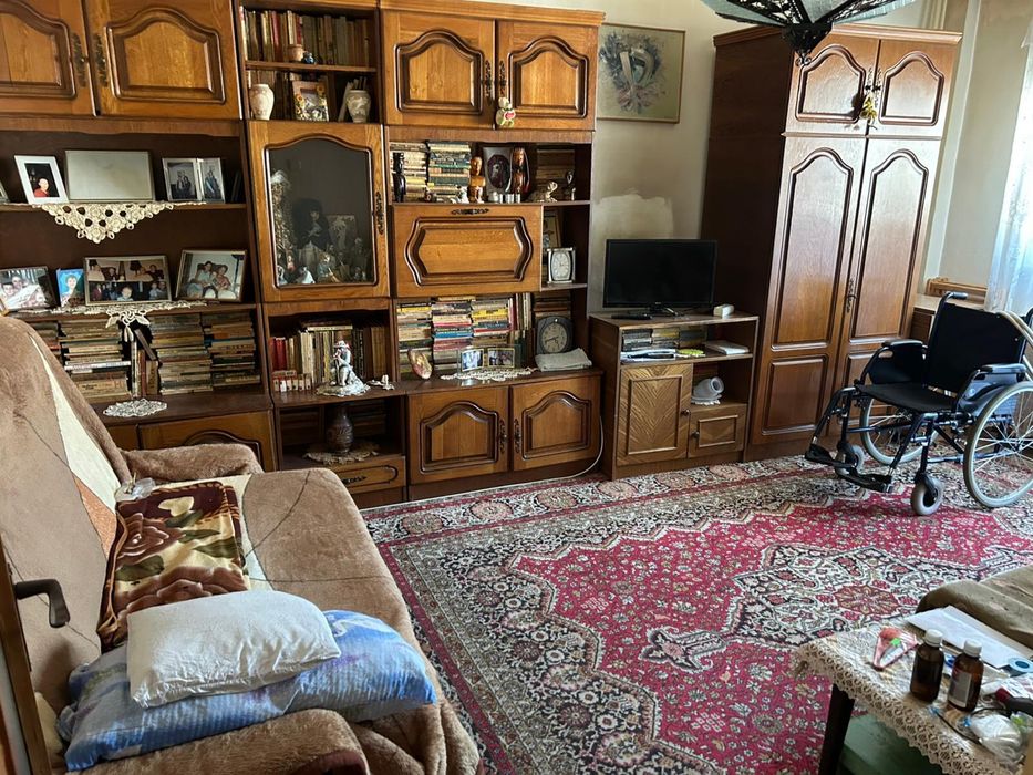 Apartament 3 camere decomandat , Sector 3 , Nicolae Grigorescu,1984