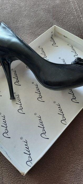 Кожаная женская обувь