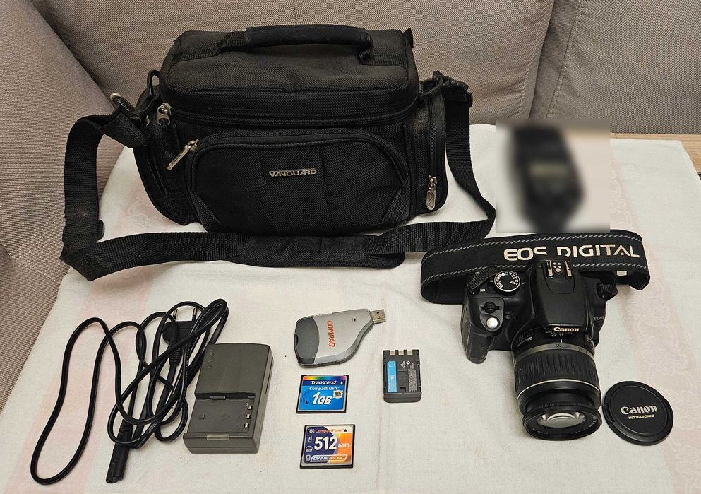 Фотоапарат Canon EOS 350D с чанта, батерия, карта, четец