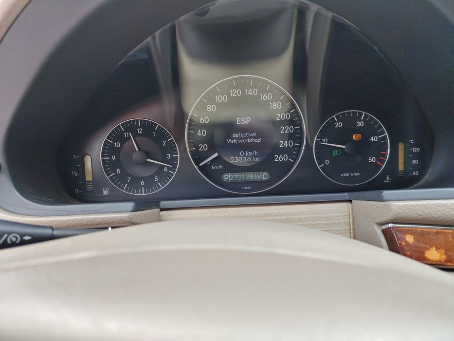 Мерцедес w211 2.2 avangard 150 коня