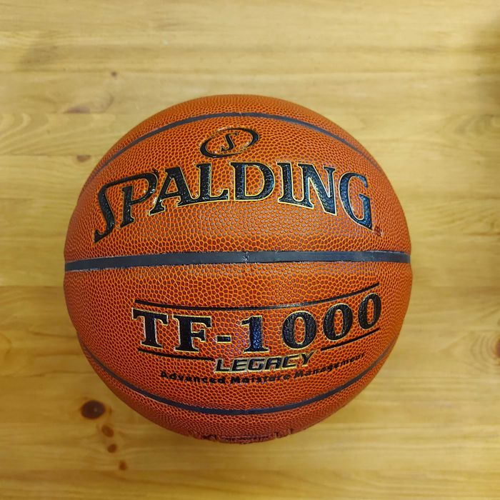 Баскетбольный мяч Spalding. Размер 7. Для зала и улицы. Коричневый.