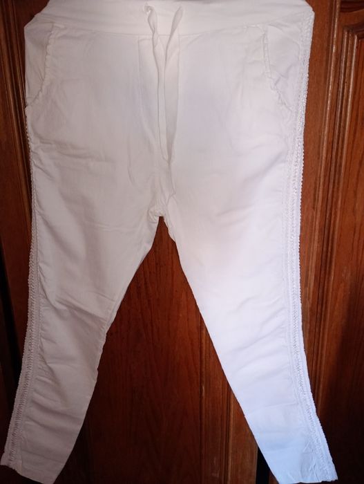 Pantalon dama alb cu model pe margine